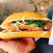 Hình ảnh Bánh mì chả nóng