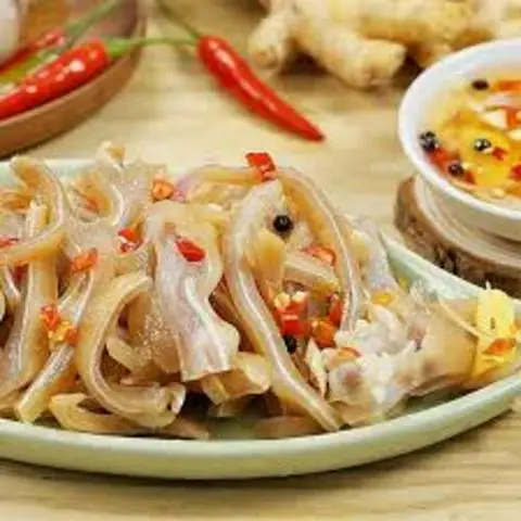 Hình ảnh Mì Gà Tiềm Ớt Hiểm & Lổ Tai Heo Nhúng Giấm - Tuyết Nhi - Đường Số 10