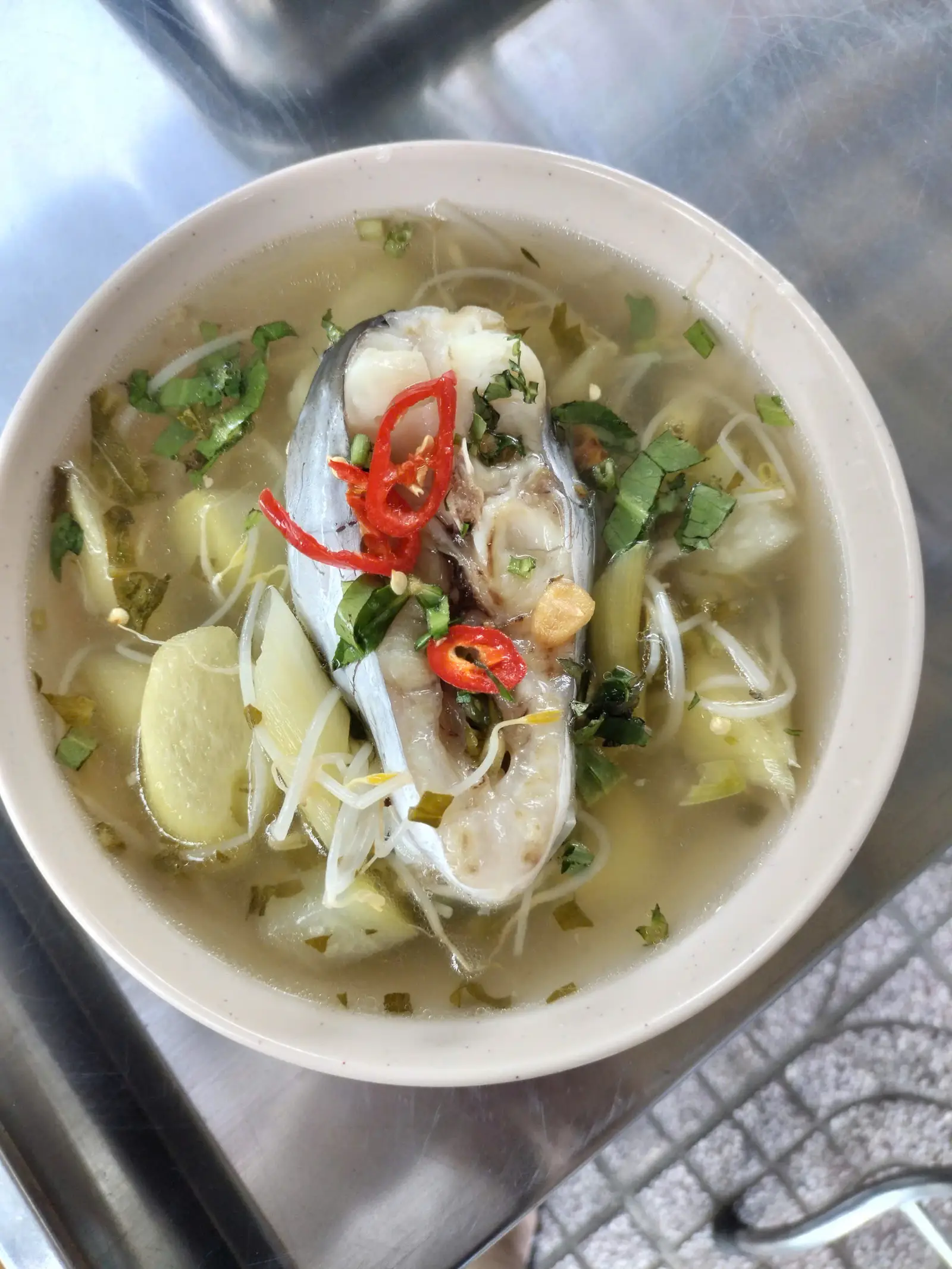 Hình ảnh Cơm canh chua cá hú
