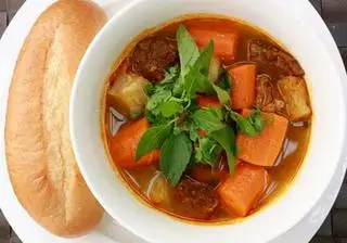 Hình ảnh Bánh mì bò kho