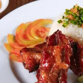 Hình ảnh Cơm tấm sườn non cọng nướng nhỏ