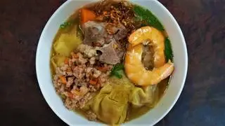 Hình ảnh Hủ tiếu khô hoành thánh - bò viên