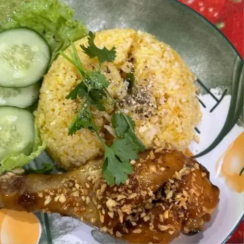Hình ảnh Cơm Gà Mắm Tỏi HOÀ - Âu Cơ