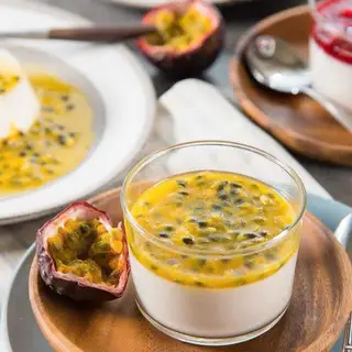 Hình ảnh Panna cotta sốt chanh dây