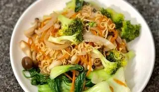 Hình ảnh Mì xào rau