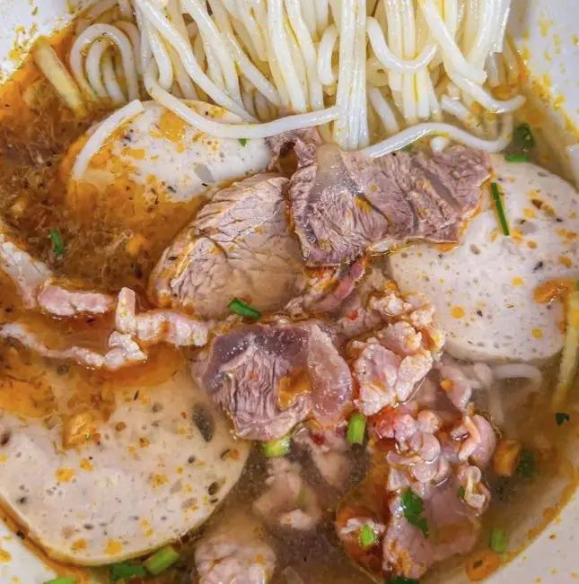 Hình ảnh Bún bò Tái-Chả