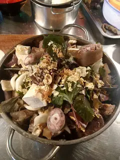 Hình ảnh Lẩu bò thập cẩm