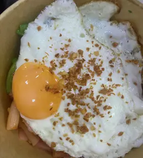 Hình ảnh Nui xào trứng gà