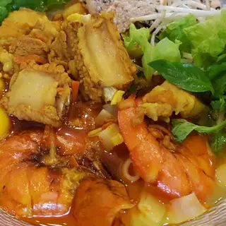 Hình ảnh Mì Quảng sườn non