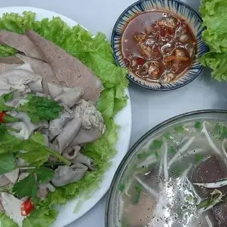 Hình ảnh Cháo lòng - rau sống - nước chấm