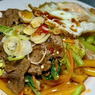 Hình ảnh Nui xào bò - trứng