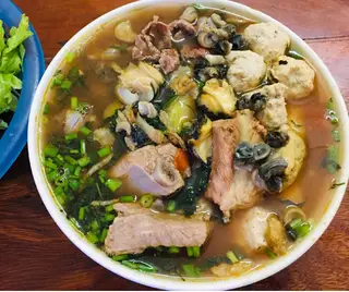 Hình ảnh Bún ốc to bò giò mọc