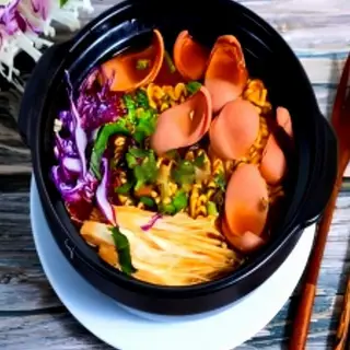 Hình ảnh Mì cay xúc xích 7 cấp độ