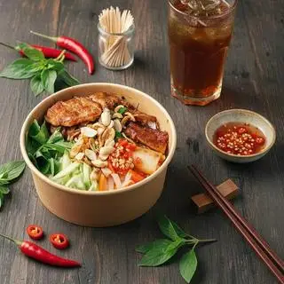 Hình ảnh Combo bún thịt nướng đầy đủ + Nước ngọt