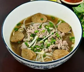 Hình ảnh Phở tái viên