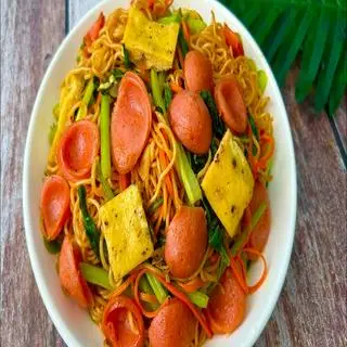 Hình ảnh Mì xào trứng xúc xích