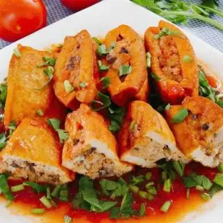 Hình ảnh Cơm đậu hũ nhồi thịt chiên