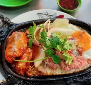 Hình ảnh Bò đặc biệt cá mồi