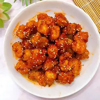 Hình ảnh Gà viên sốt cay Hàn Quốc