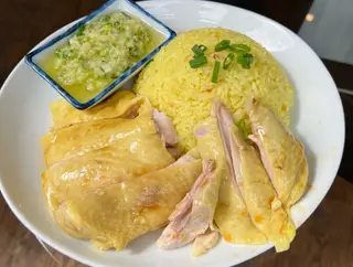 Hình ảnh Cơm gà chặt
