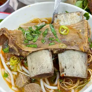 Hình ảnh Bún bò sườn