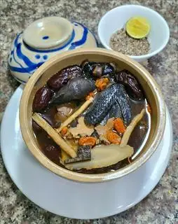 Hình ảnh Gà ác tiềm