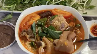 Hình ảnh Canh bún giò riêu