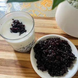 Hình ảnh Sữa chua nếp cẩm