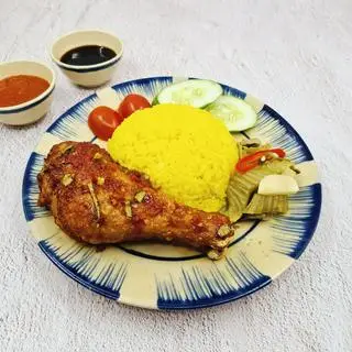 Hình ảnh Cơm đảo gà đùi tỏi