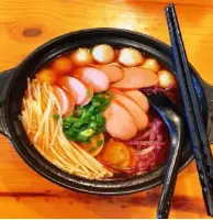 Hình ảnh Mì cay xúc xích