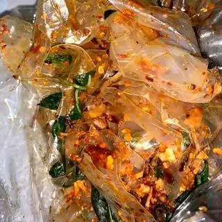 Hình ảnh Bánh tráng sate sâu vò trộn sẵn
