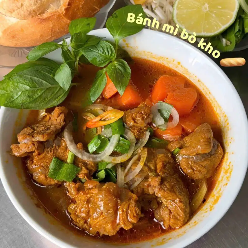 Hình ảnh Bánh mì bò kho