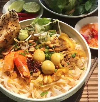Hình ảnh Mì Quảng tôm trứng chả