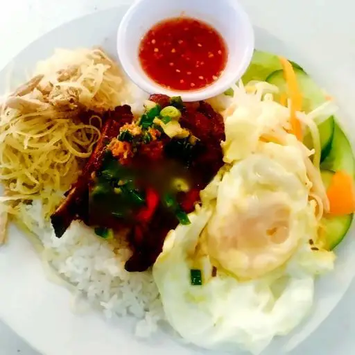 Hình ảnh Cơm tấm sườn ốp la