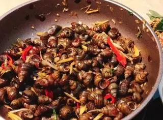 Hình ảnh Ốc xào xả ớt