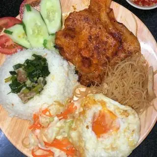 Hình ảnh Cơm Sườn Bì Ốp La