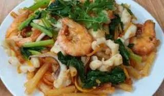 Hình ảnh Nui xào hải sản