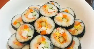 Hình ảnh Kimbap thanh cua  - 12 lát