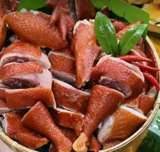 Hình ảnh Gà ủ xì dầu1/2con(nóng)