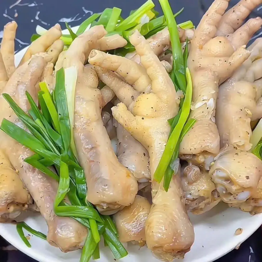 Hình ảnh Chân gà hấp hành 10 chân