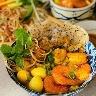 Hình ảnh Mì Quảng thịt tôm trứng