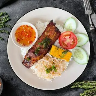 Hình ảnh Cơm sườn bì chả
