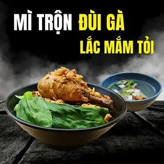 Hình ảnh Mì trộn đùi gà mắm tỏi