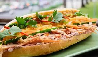 Hình ảnh Bánh mì thập cẩm trứng