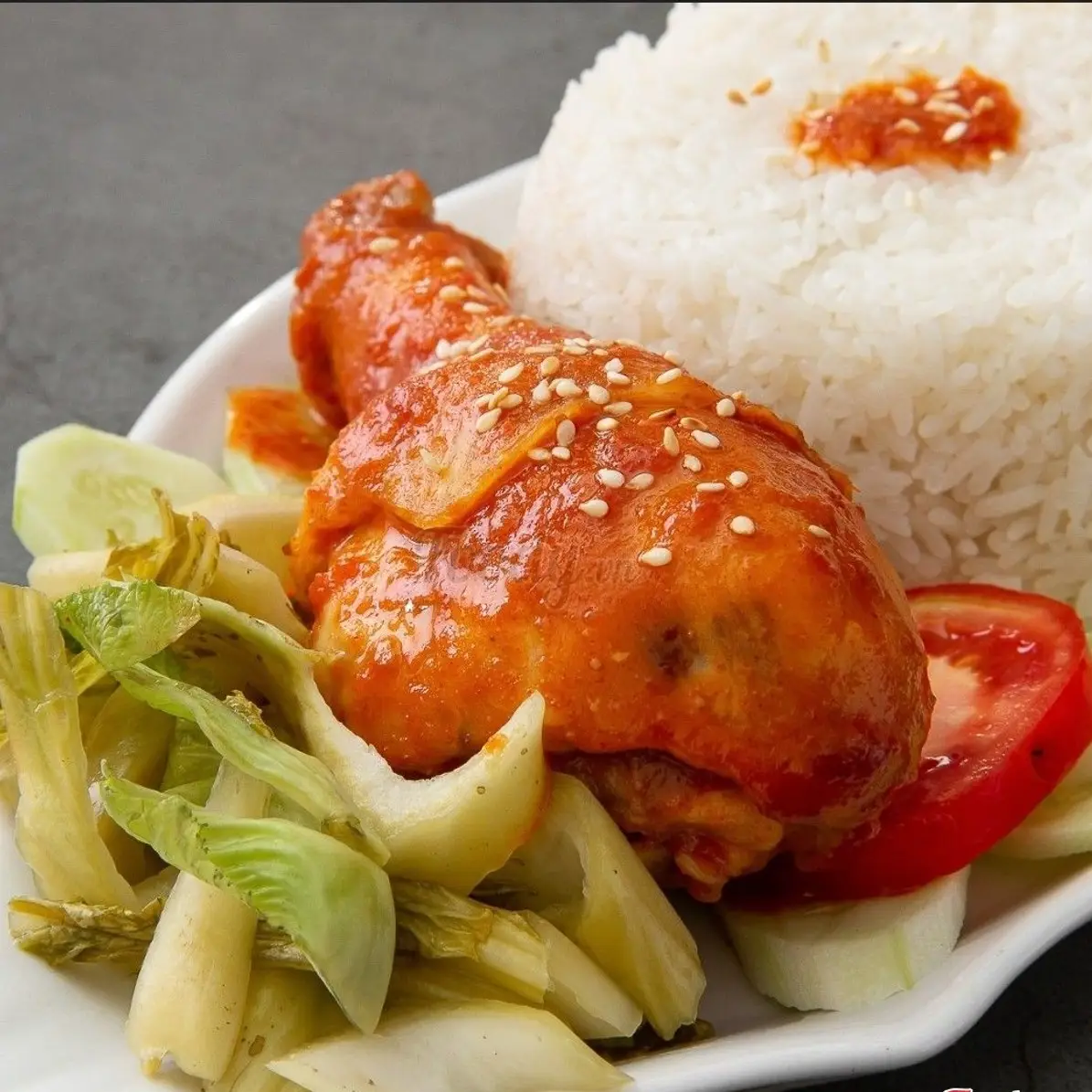 Hình ảnh Cơm Gà Nướng Sốt Cay Ngọt - Sâm Dứa