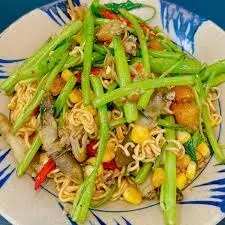 Hình ảnh Ốc móng tay xào mì