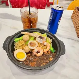 Hình ảnh Mì tương đen hải sản