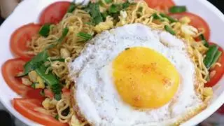 Hình ảnh Mì xào trứng