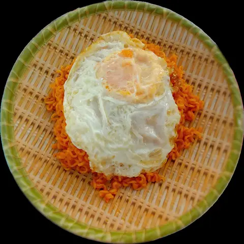 Hình ảnh Cô Tâm - Mì Indomie, Nui Xào Bò & Hambuger - Đặng Thùy Trâm