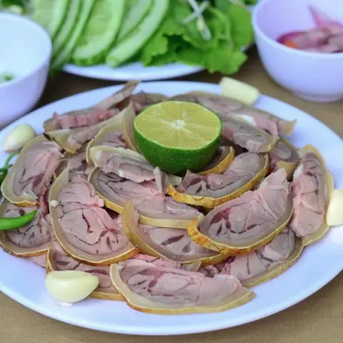 Hình ảnh Gỏi Bê & Nem Chạo Cô Hồng - Lê Thị Hoa